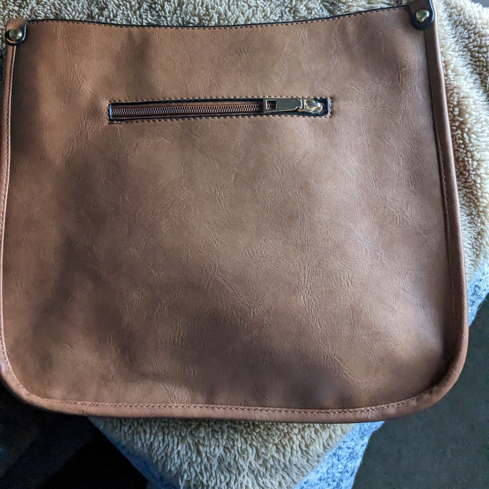 New vegan leather Leopard purse - Picture 2 of 3